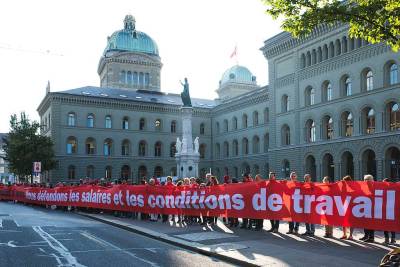 Nous défendons les salaires et les conditions de travail